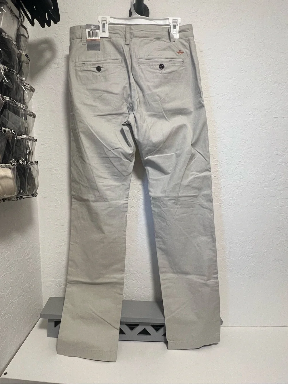 Dockers Pacific Collection Modern Khaki Slim Tapered Pants Light Beige 29x32 NWT